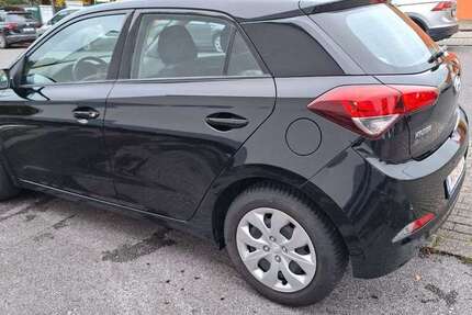 Hyundai i20 64.000 km 8.990 € Wuppertal 42277