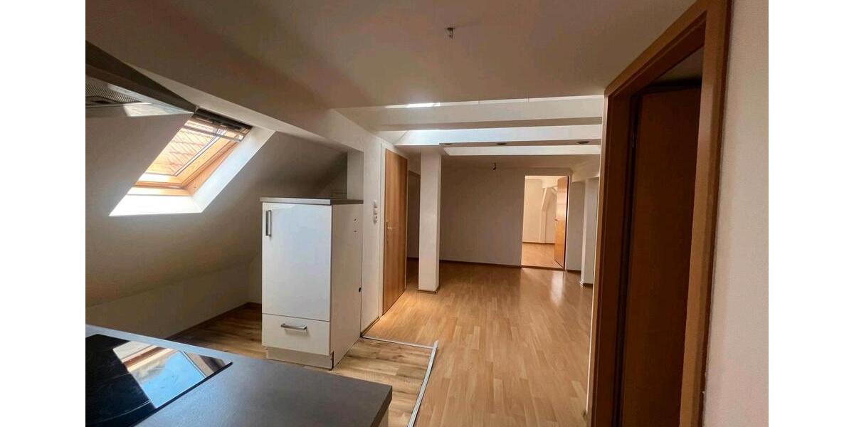 Dachgeschoßwohnung Rotenburg an der Fulda - 3 Zimmer, 80 m&sup2;, 500&euro; | Angebot:26132848