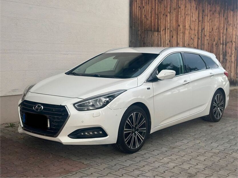 Hyundai i40 236.000 km 6.990 € München 80995