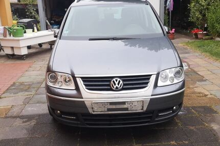 VW Touran 252.000 km 3.750 € Viersen 41751