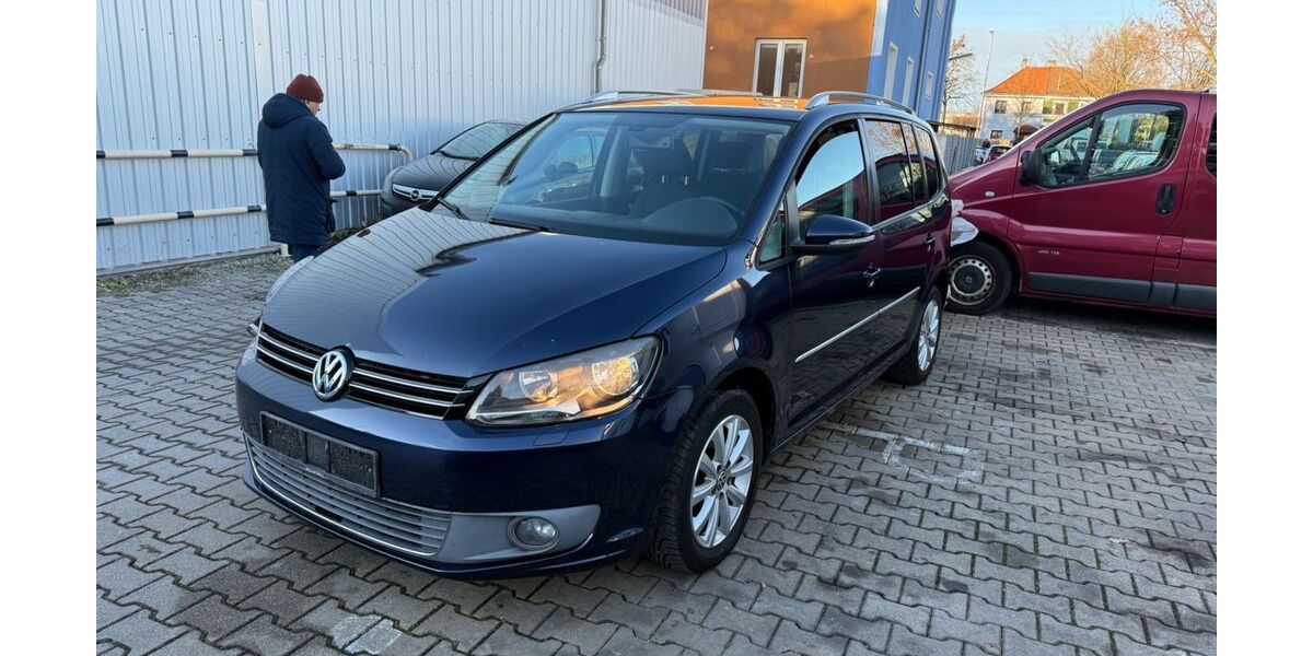 VW Touran 167.135 km 4.990 € München 81243