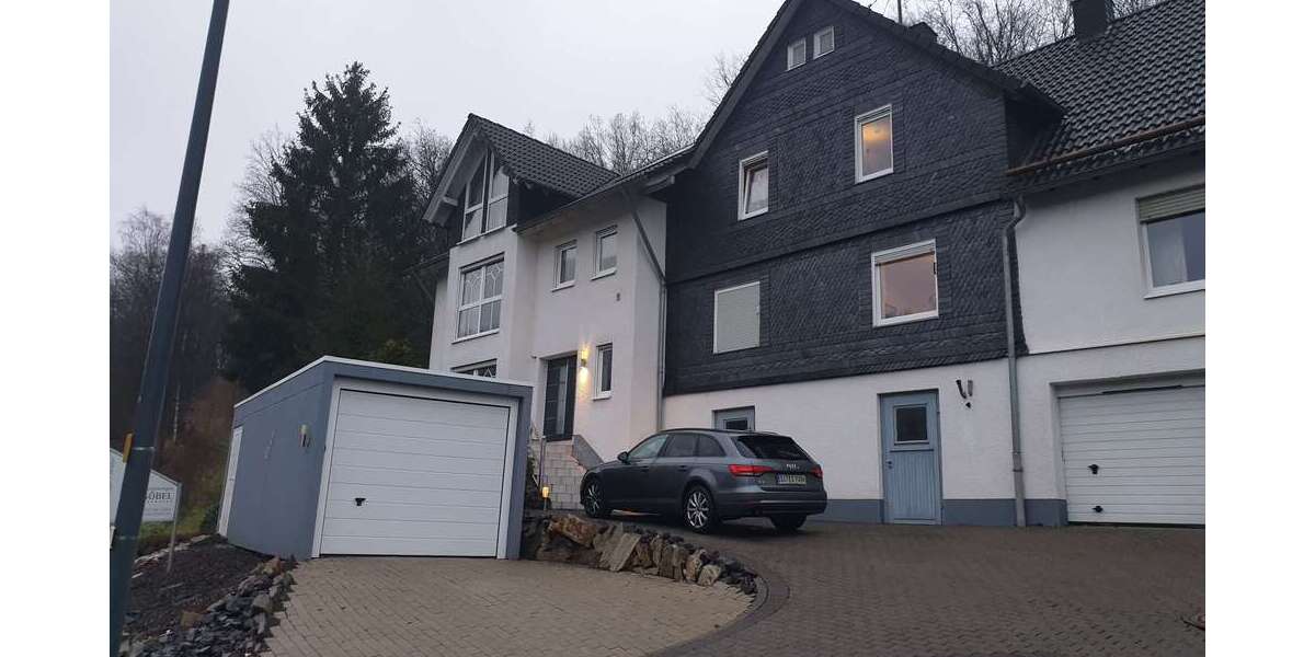 Etagenwohnung Netphen - 3 Zimmer, 95 m&sup2;, 770&euro; | Angebot:26834256