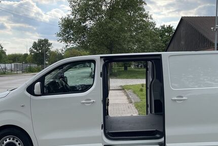 Opel Vivaro 169.000 km 15.946 &euro; Berlin 12681