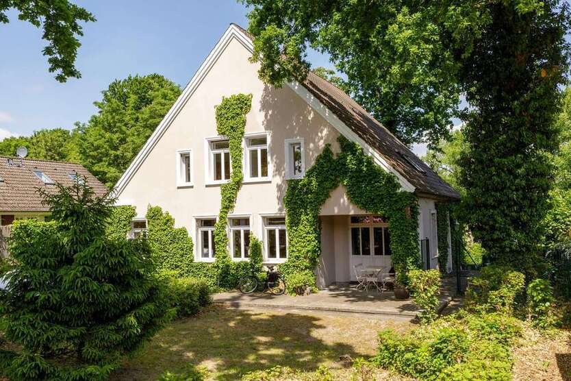 Haus zum Kaufen in Rotenburg 900.000 € 240 m²