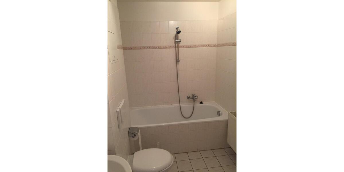 Dachgeschoßwohnung Halle (Saale) Damaschkestraße - 3 Zimmer, 61 m&sup2;, 520&euro; | Angebot:26386078