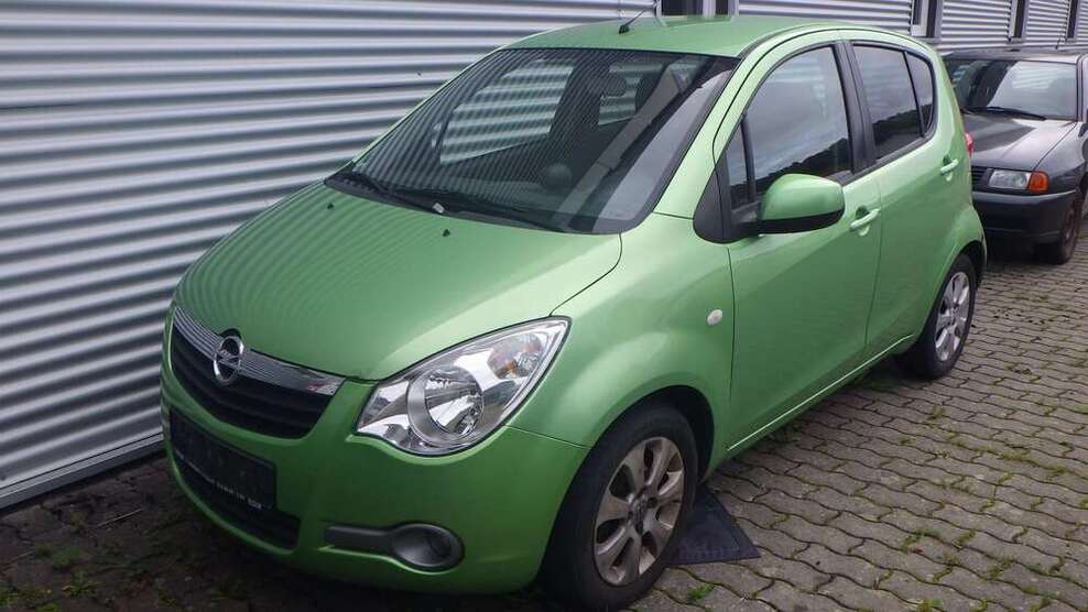 Opel Agila 265.000 km 800 € Königsfeld 96167