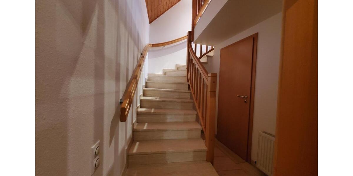 Maisonettenwohnung Grefrath - 5 Zimmer, 181 m&sup2;, 1.200&euro; | Angebot:24658580