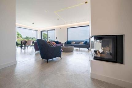 Barrierefreie NEUBAU EG-Wohnung mit Kamin & Garten (von Privat) 4 zimmer