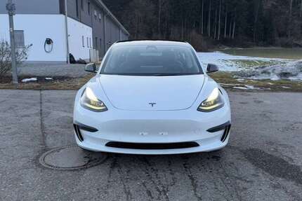 Tesla Model 3 90.000 km 27.500 &euro; Traunreut 83301