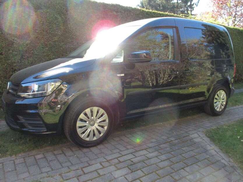 VW Caddy 129.999 km 17.999 € Berlin 13053