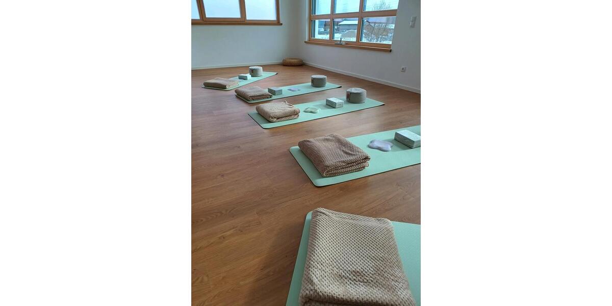 Heller StudioSeminarBewegungsraum im Neubau (Gewerbegebiet) zimmer