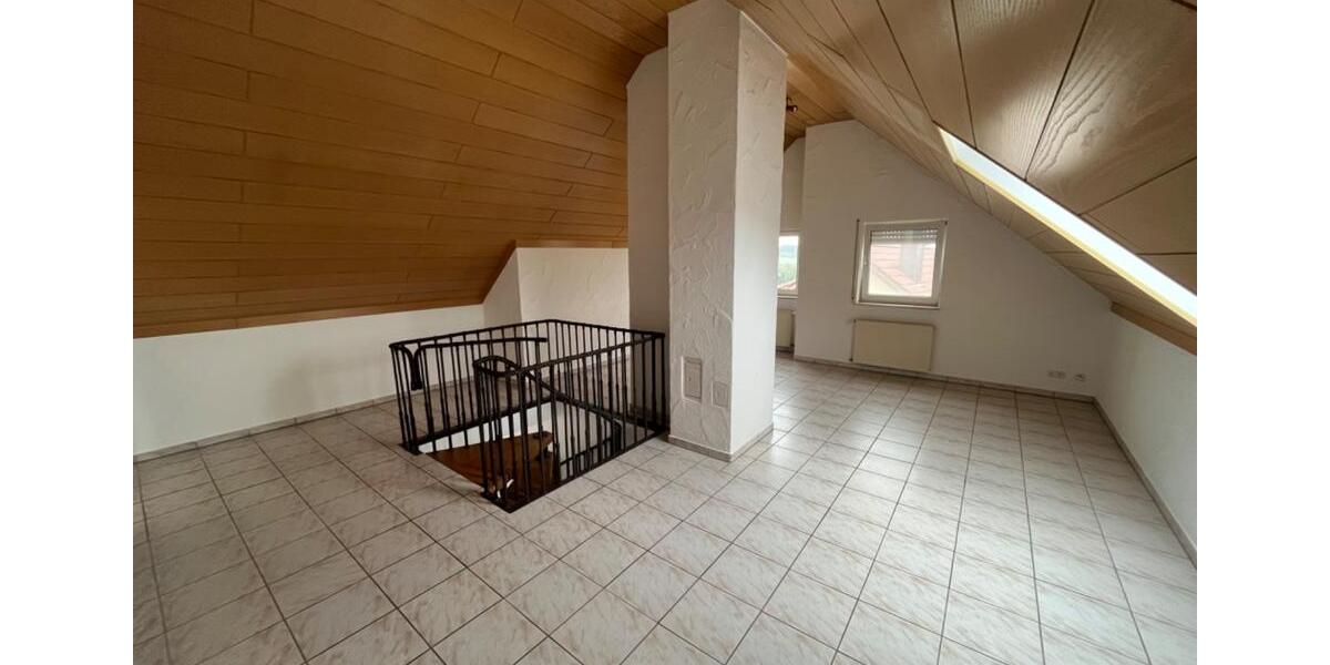 Etagenwohnung Püttlingen - 4 Zimmer, 98 m&sup2;, 640&euro; | Angebot:26492976