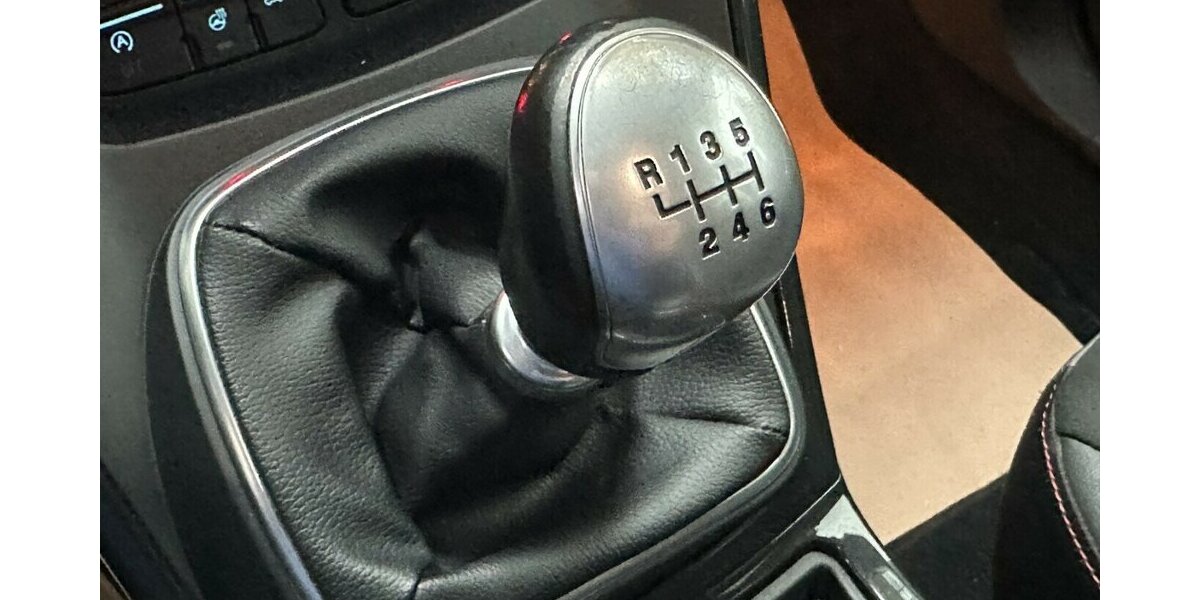 Ford Kuga 1,5 EcoBoost ST-Line +AHK+Allwetterreifen+ 113.000 km 15.790 &euro; Jaderberg 26349