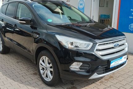 Ford Kuga 139.174 km 9.499 &euro; Jade 26349