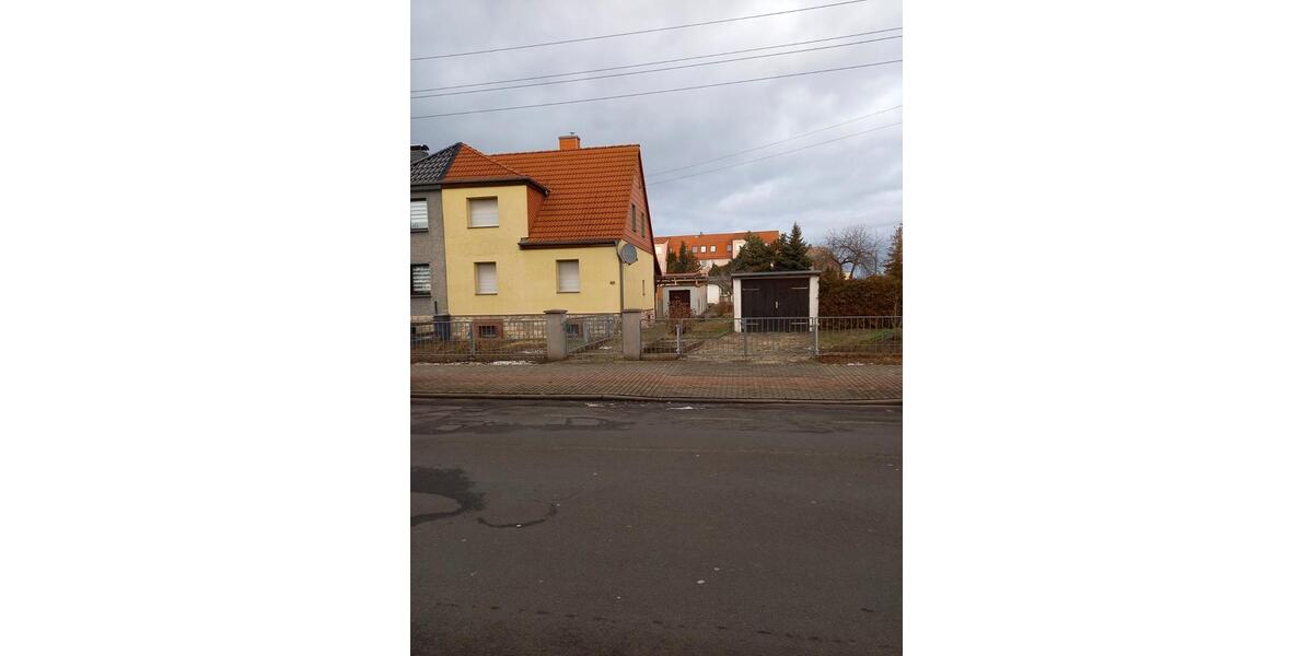 Doppelhaushälfte Staßfurt - 2 Zimmer, 96 m&sup2;, 75.000&euro; | Angebot:26193629