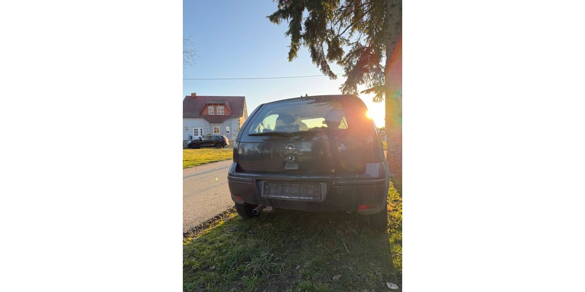 Opel Corsa 180.000 km 600 &euro; Strehla 01616