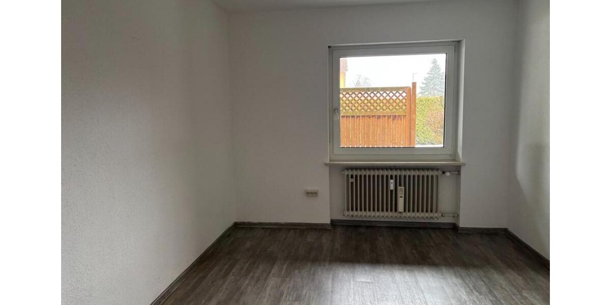Erdgeschoßwohnung Pfreimd - 3 Zimmer, 98 m&sup2;, 700&euro; | Angebot:25415405