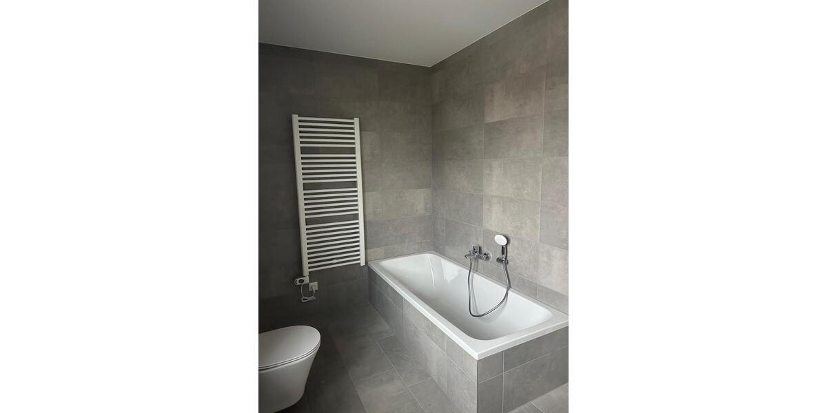 Vermietung: Neubau - Reihenhaus KFW 40 qng Niedrigenergiehaus 6.5 zimmer