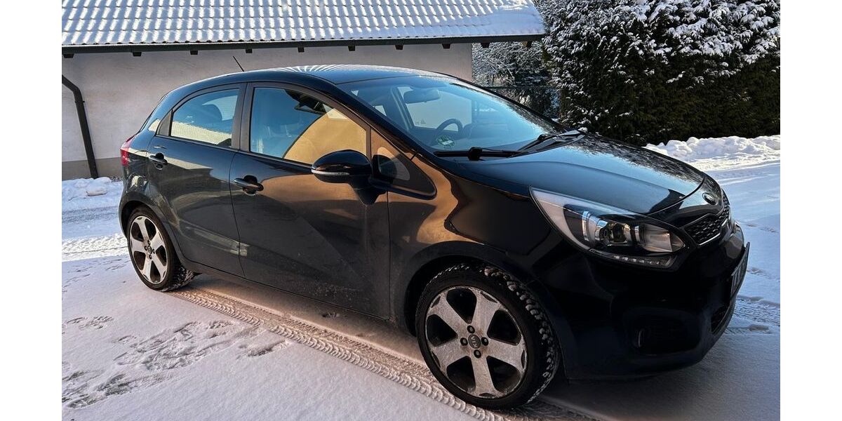 Kia Rio 181.621 km 3.099 &euro; Egglkofen 84546