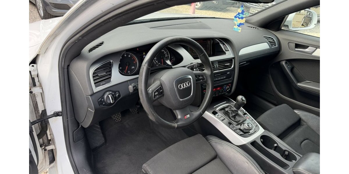 Audi A4 S line Sportpaket plus Xenon Navi PDC 215.000 km 4.500 &euro; Altdorf 84032