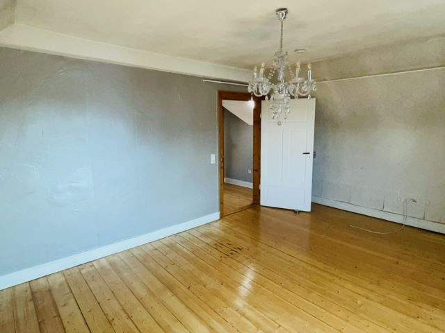 Mehrfamilienhaus, Wohnhaus Kirchheimbolanden - 6 Zimmer, 175 m&sup2;, 275.000&euro; | Angebot:25165407