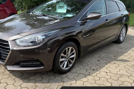Hyundai i40 99.886 km 13.990 € Rostock 18146