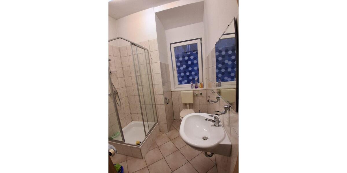 Büro mit Fahrzeughalle Lagerhalle zu vermieten zimmer