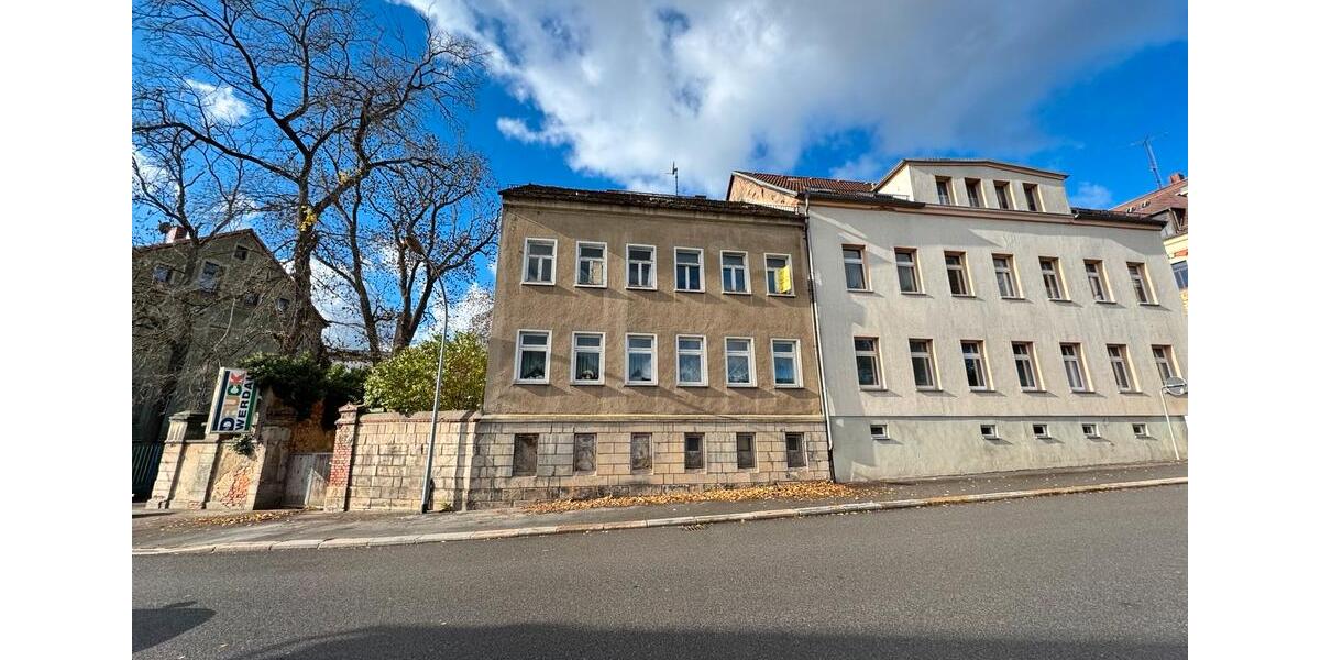 ZWEI HÄUSER, SCHUPPEN UND GARAGE 8 zimmer