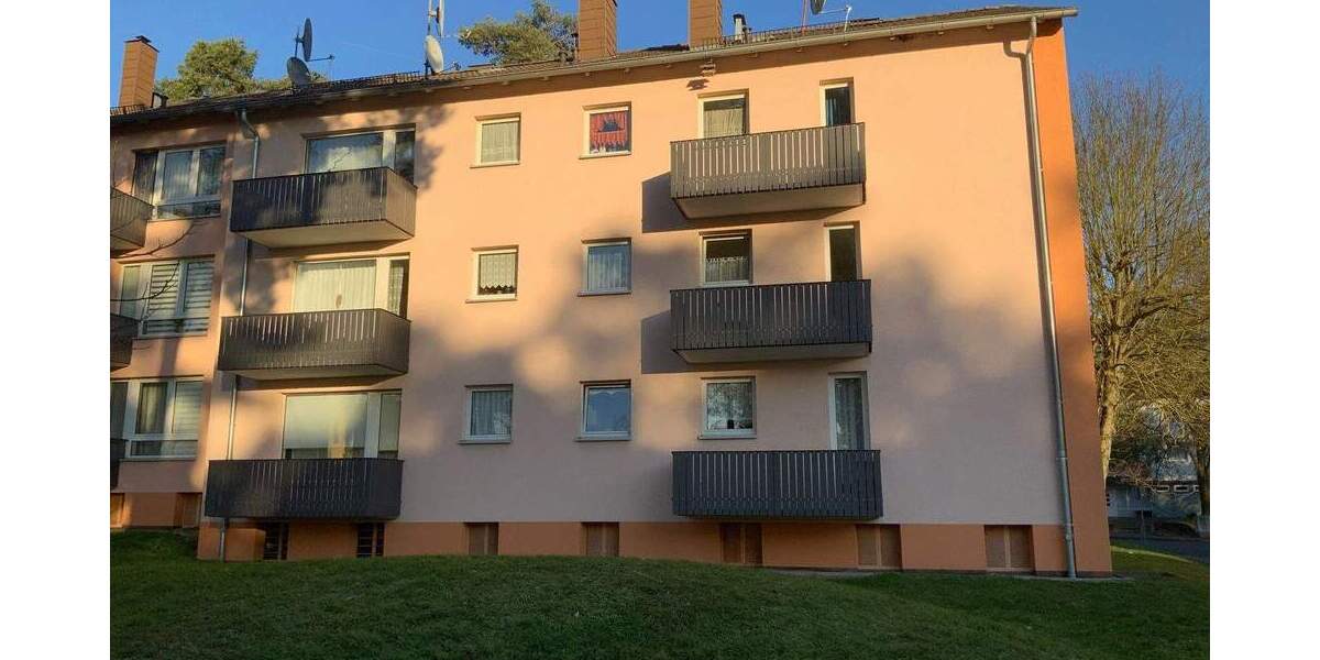 Helle 4-Zimmer Wohnung mit Balkon zu vermieten 4 zimmer