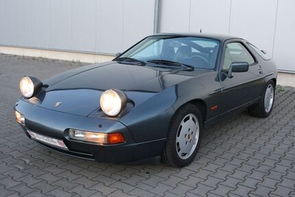 Porsche 928