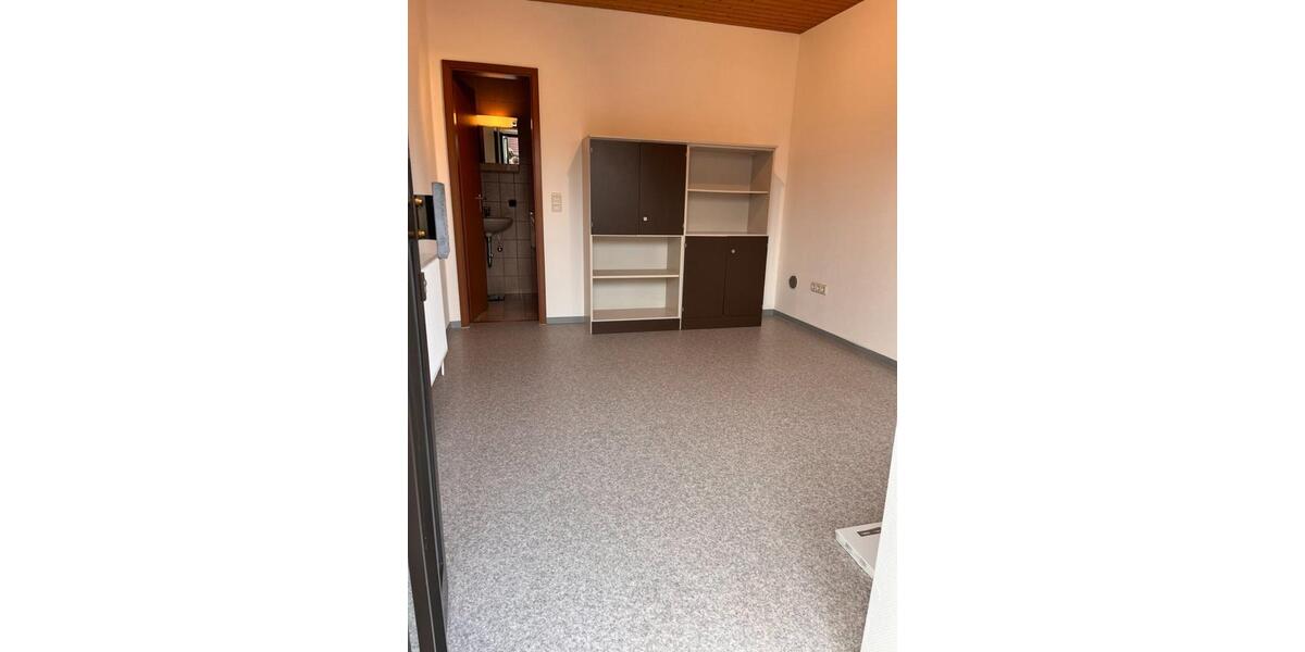 Lager mit Büro & Sanitär in Garbsen-Osterwald | Halle ca. 62m² zimmer