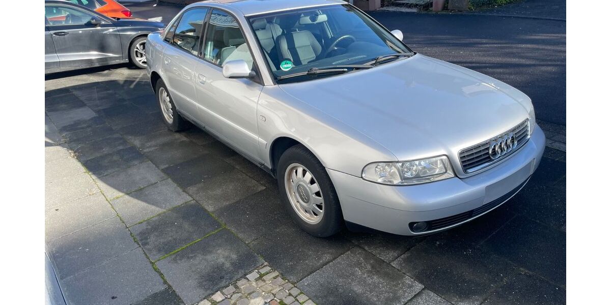 Audi A4 175.000 km 1.400 &euro; Wachtberg 53343