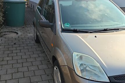 Ford Fiesta 159.000 km 950 &euro; Schlüsselfeld 96132