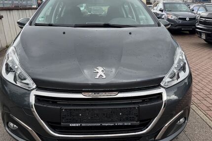 Peugeot 208 121.000 km 4.999 &euro; Freudenstadt 72250