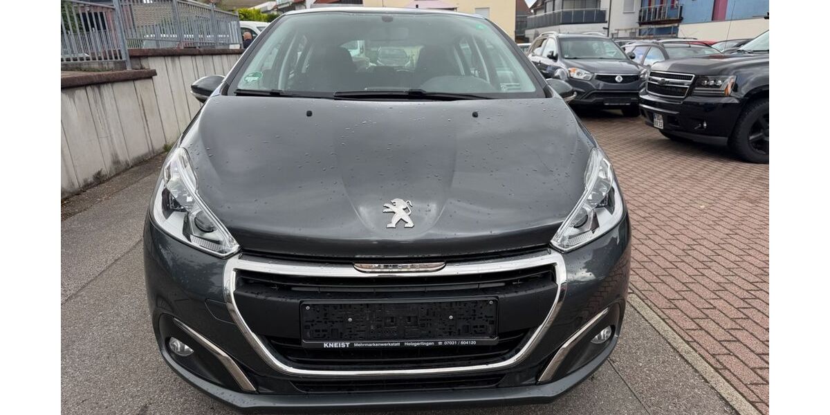 Peugeot 208 121.000 km 4.999 &euro; Freudenstadt 72250