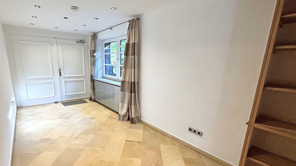 Zur Miete: Wohnhaus der Superlative am Jungbornpark! 7 zimmer