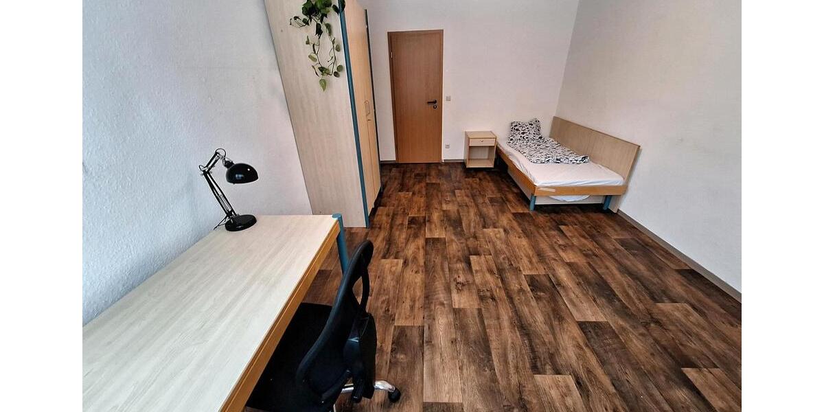 Etagenwohnung Papendorf - 3 Zimmer, 17 m&sup2;, 320&euro; | Angebot:24690845