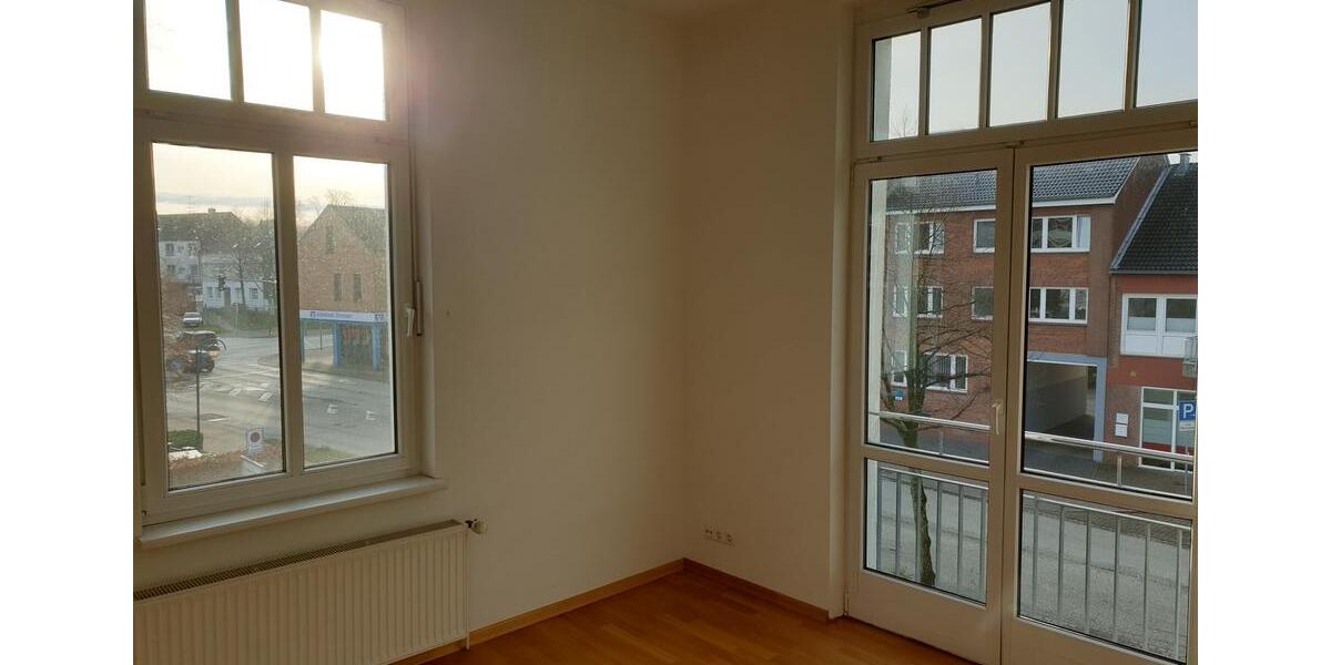 Etagenwohnung Bad Oldesloe - 4 Zimmer, 103 m&sup2;, 1.190&euro; | Angebot:26351439