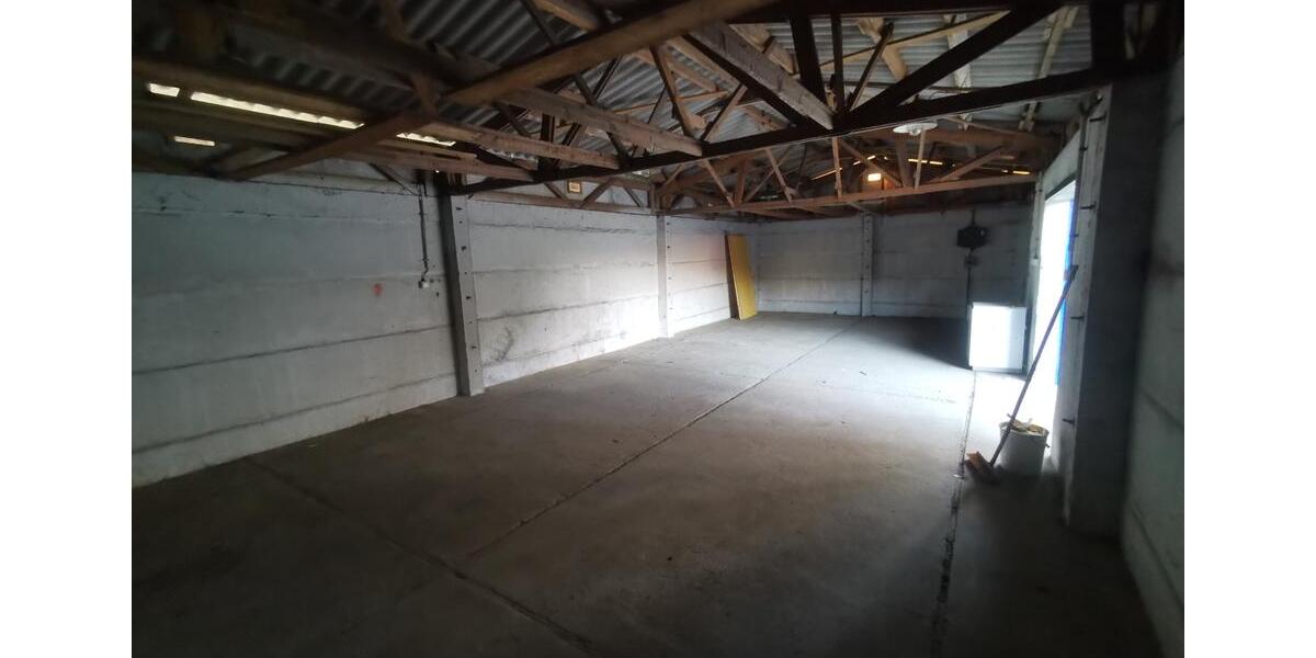 Lagerhalle u. Außenflächen zu vermieten ab Januar 2026 zimmer