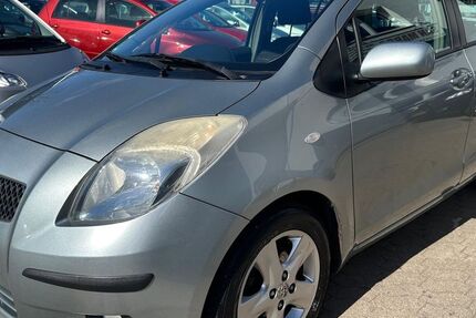 Toyota Yaris 59.000 km 6.490 &euro; Hamburg 20537