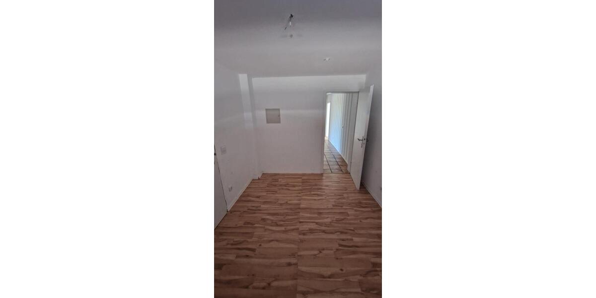 Erdgeschoßwohnung Rodenberg - 7.5 Zimmer, 165 m&sup2;, 1.000&euro; | Angebot:26394121