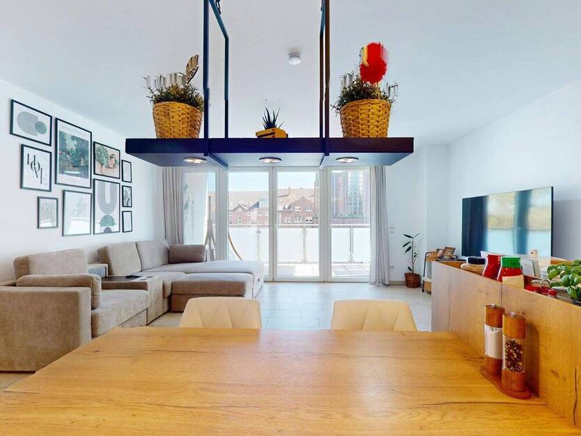 Moderne Eigentumswohnung mit Tiefgaragenstellplatz, Balkon und hochwertiger Einbauküche