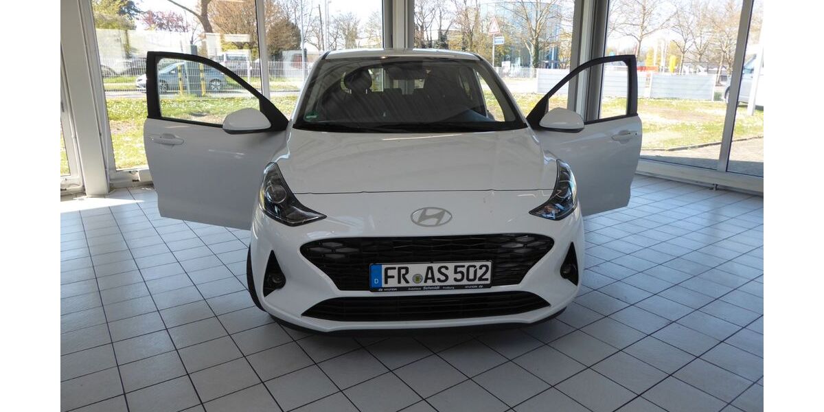 Hyundai i10 2.000 km 18.445 &euro; Freiburg 79106