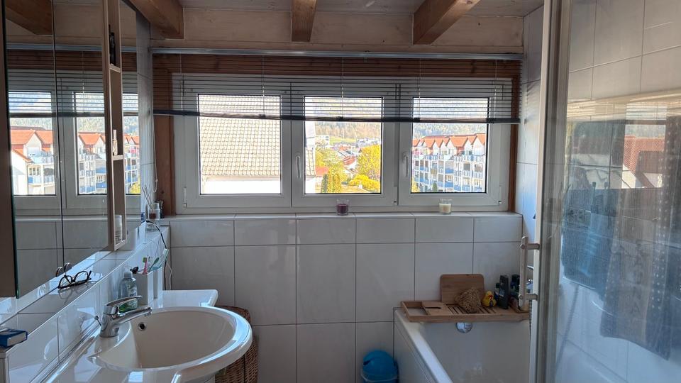 Dachgeschoßwohnung Tuttlingen - 3.5 Zimmer, 81 m&sup2;, 259.000&euro; | Angebot:26301354