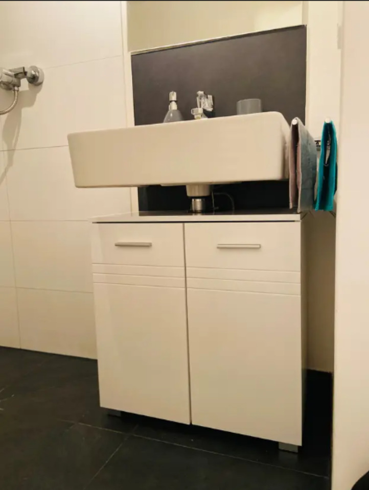 provisionsfrei - Modernes Single-Apartment m. Stpl - 2 Terr, EBK