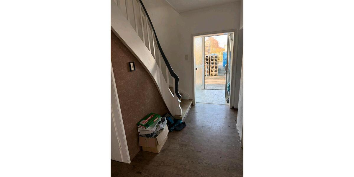 Einfamilienhaus Hofgeismar - 7 Zimmer, 145 m&sup2;, 160.000&euro; | Angebot:26797023