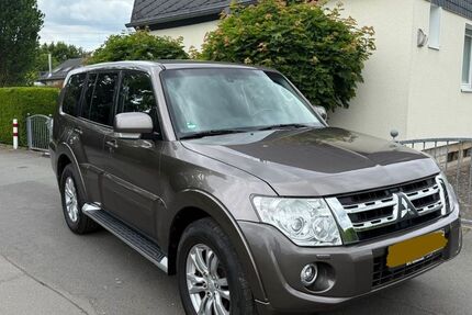 Mitsubishi Pajero 150.000 km 17.900 € Wiesbaden 65205