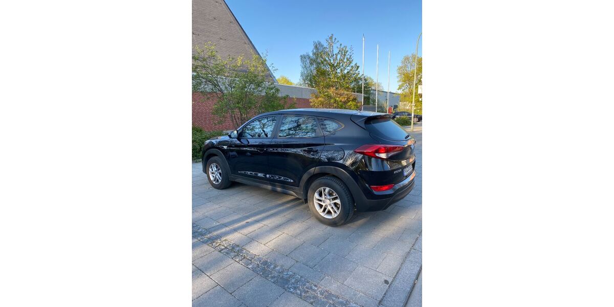 Hyundai TUCSON 121.692 km 11.450 &euro; München 80933