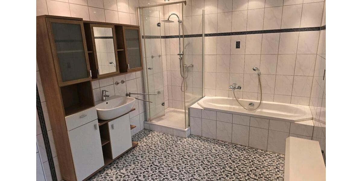 Erdgeschoßwohnung Weiding - 4 Zimmer, 103 m&sup2;, 750&euro; | Angebot:25048066