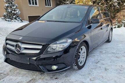 Mercedes-Benz B 180 127.965 km 8.699 &euro; Siebenlehn Großschirma 09603